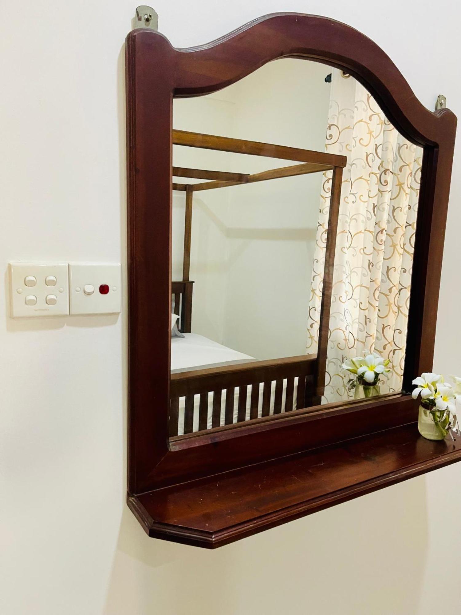 Sand & Surf Guest House Negombo Extérieur photo