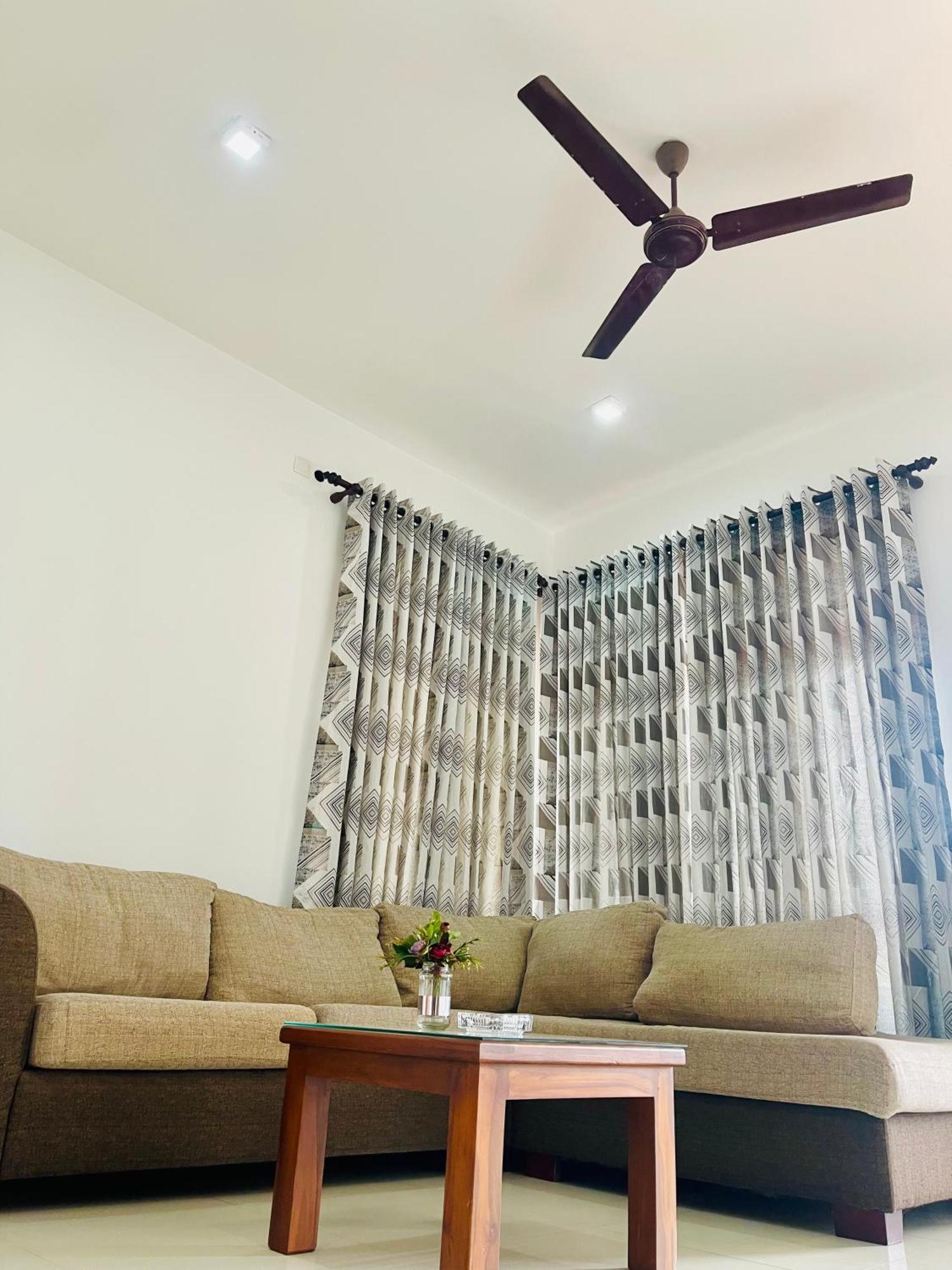Sand & Surf Guest House Negombo Extérieur photo